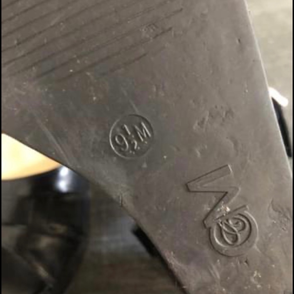 Black Wedge Heels 9.5 - Picture 3 of 3
